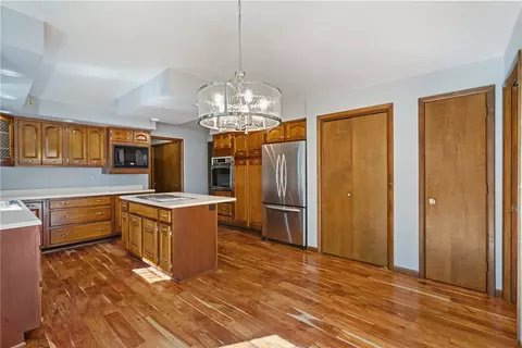 11745 Frieda Dr, Irwin, PA 15642 photo 6