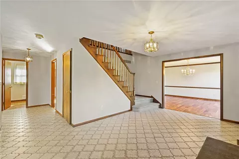 11745 Frieda Dr, Irwin, PA 15642 photo 3