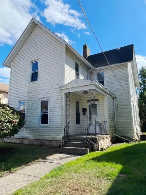 332 Shaw St, New Castle, PA 16101