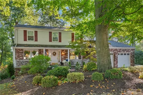 2523 Giant Oaks Dr, Pittsburgh, PA 15241