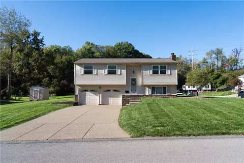 347 Fruitwood Dr, Bethel Park, PA 15102