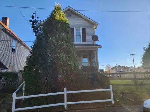 709 N 7th St, Apollo, PA 15613 photo 2