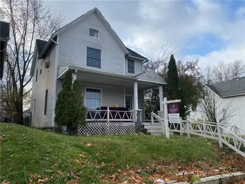 298 Orchard St, Sharon, PA 16146