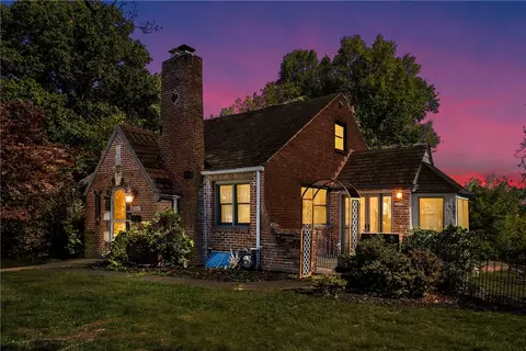 1742 Williamsburg Pl, Pittsburgh, PA 15235