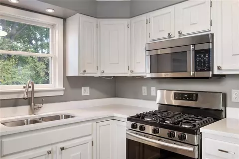 Kitchen - 522 Upper Rd, Pittsburgh, PA 15228 photo 4 of 4