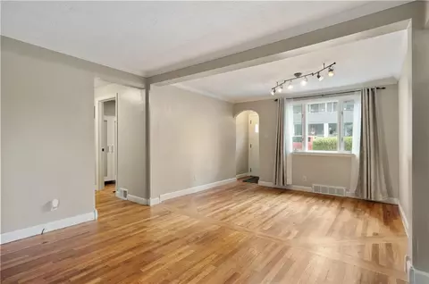 Living - 522 Upper Rd, Pittsburgh, PA 15228 photo 3 of 6