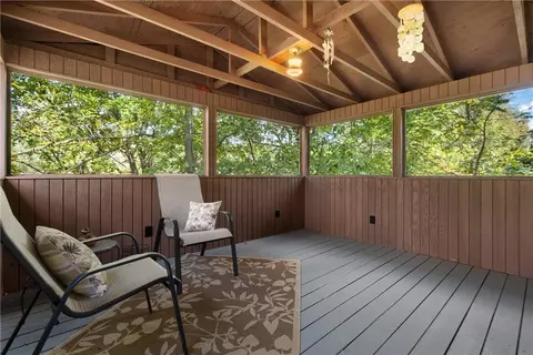 Exterior - 522 Upper Rd, Pittsburgh, PA 15228 photo 3 of 12