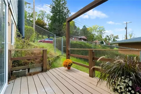 Exterior - 522 Upper Rd, Pittsburgh, PA 15228 photo 9 of 12
