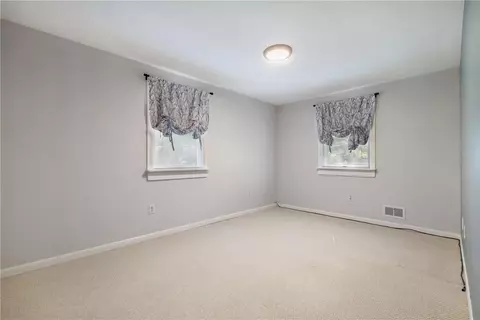 Bedroom - 522 Upper Rd, Pittsburgh, PA 15228 photo 4 of 5