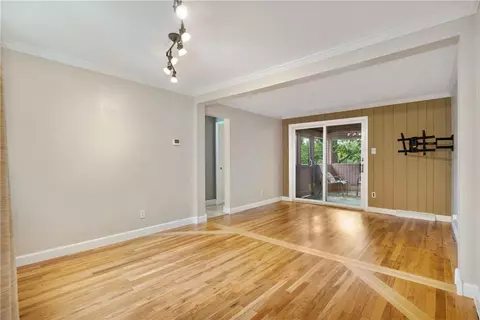 Living - 522 Upper Rd, Pittsburgh, PA 15228 photo 2 of 6