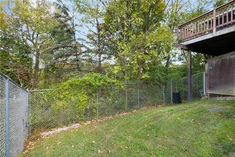 Exterior - 522 Upper Rd, Pittsburgh, PA 15228 photo 7 of 12