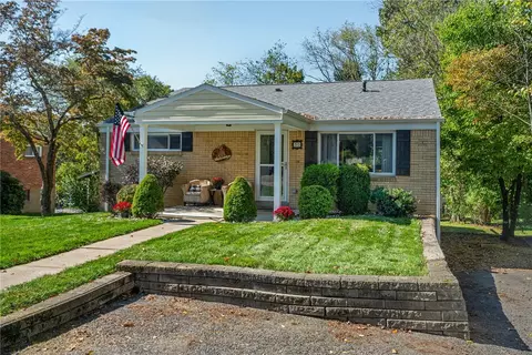 30 Elwyn Ave, Carnegie, PA 15106