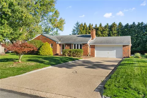 101 Tangelo Dr, Clairton, PA 15025