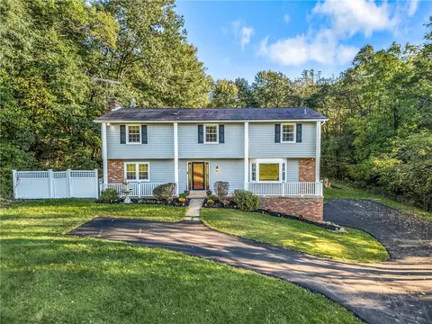 208 Leslie Rd, Valencia, PA 16059