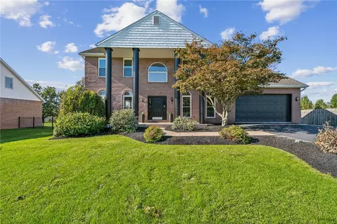 102 Green Meadow Ln, Mount Pleasant, PA 15666