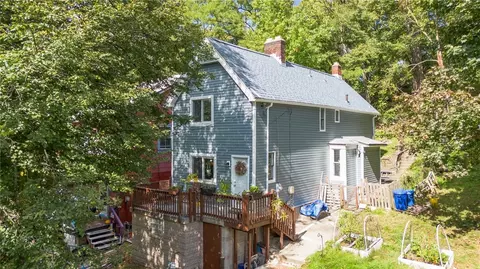 5025 Rosetta St, Pittsburgh, PA 15224