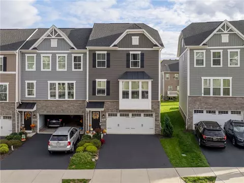 4006 Crown Dr, South Park, PA 15129