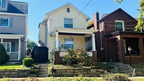 1033 Summit St, Tarentum, PA 15084