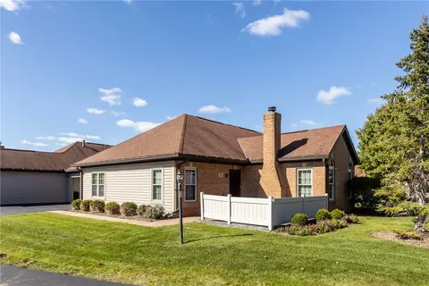 71 Ashford Dr, Cranberry Township, PA 16066