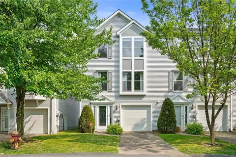 8 Hemingway St, Pittsburgh, PA 15213