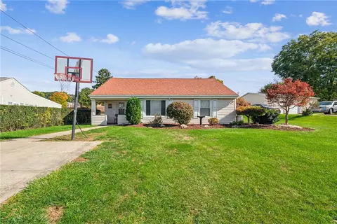 113 Florida Dr, New Kensington, PA 15068