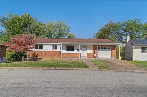 122 Lilmont Dr, Pittsburgh, PA 15218