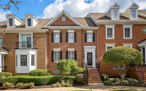 705 Georgetowne Ct, Wexford, PA 15090