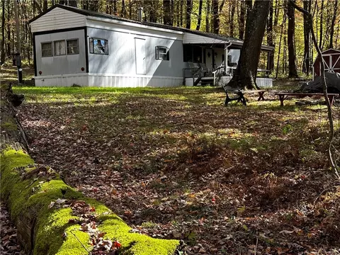 390 Pike School Rd, Markleysburg, PA 15459