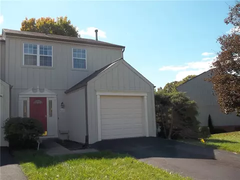60 Monmouth Dr, Cranberry Township, PA 16066