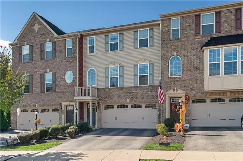 111 Mews Ln, Cranberry Township, PA 16066