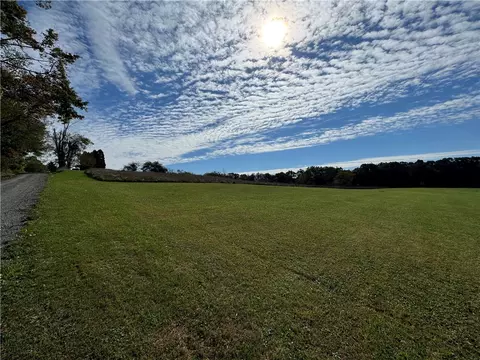 114 Garland Ln, Butler, PA 16002