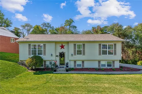210 Charlotte Ave, Irwin, PA 15642