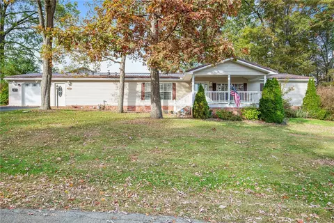 1414 Jonathan Dr, Somerset, PA 15501