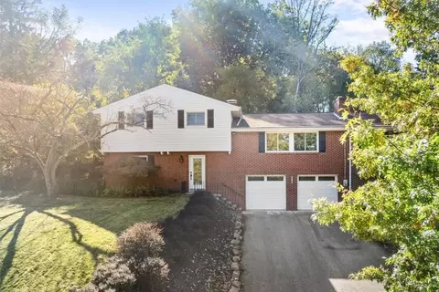 113 Skylark Dr, Glenshaw, PA 15116