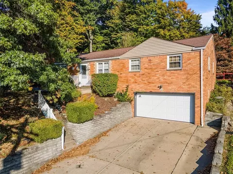 133 Sylvania Dr, Pittsburgh, PA 15236
