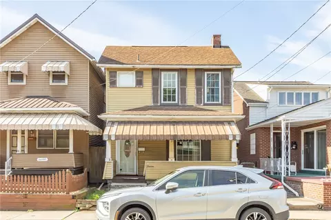 16 Pine St, Natrona Heights, PA 15065