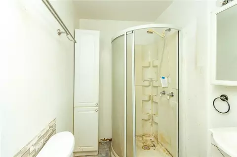 Bath - 16 Pine St, Natrona Heights, PA 15065 photo 1 of 1