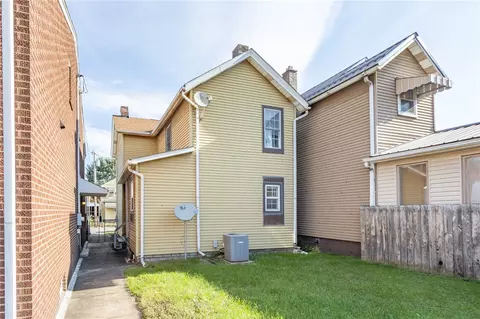 Exterior - 16 Pine St, Natrona Heights, PA 15065 photo 4 of 6
