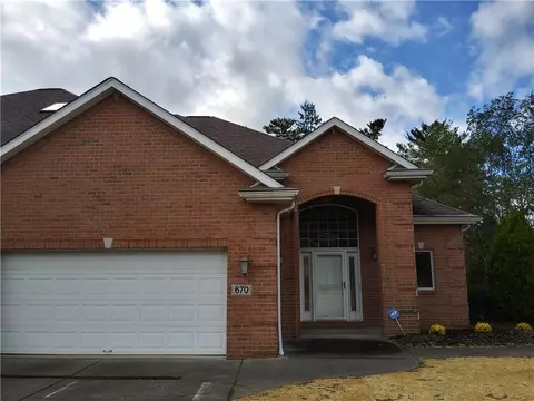 670 Westminster Dr, Irwin, PA 15642