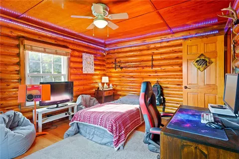 Bedroom - 121 Jackson St, Harmony, PA 16037 photo 5 of 7