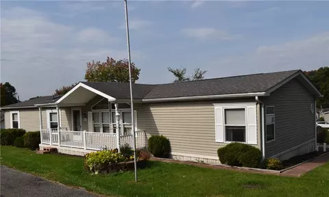 600 Deana Way, Rochester, PA 15074