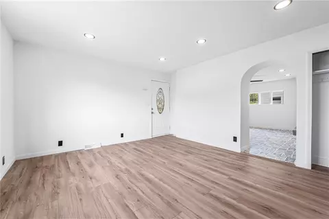 Living - 20 Harris St, Joffre, PA 15053 photo 1 of 7