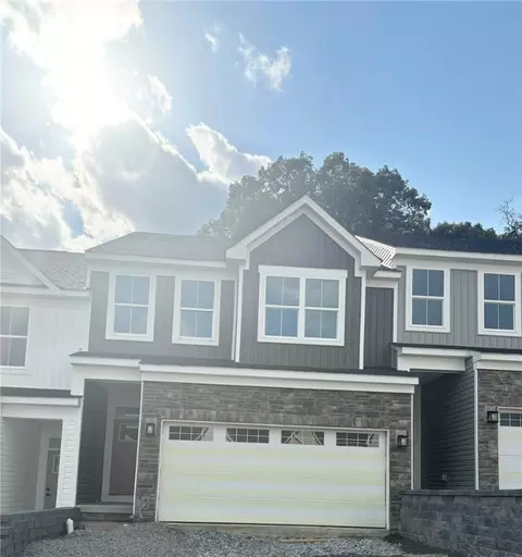 2003 Wellington Ct, Jeannette, PA 15644
