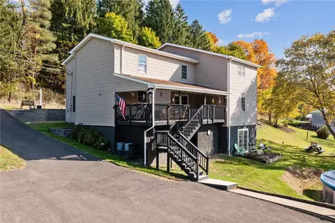 Exterior - 822 Old State Rd, Apollo, PA 15613 photo 3 of 3