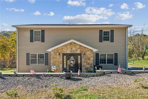 822 Old State Rd, Apollo, PA 15613