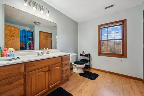 Bath - 822 Old State Rd, Apollo, PA 15613 photo 1 of 2