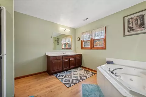 Bath - 822 Old State Rd, Apollo, PA 15613 photo 2 of 2