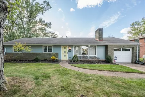 1316 Pinewood, Pittsburgh, PA 15243