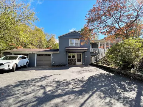 10140 Hillcrest Ave, Wexford, PA 15090
