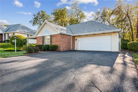 51 Overview Dr, Greensburg, PA 15601